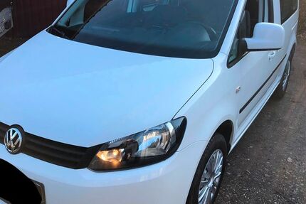 VW Caddy 104.000 km 8.199 &euro; Isselburg 46419