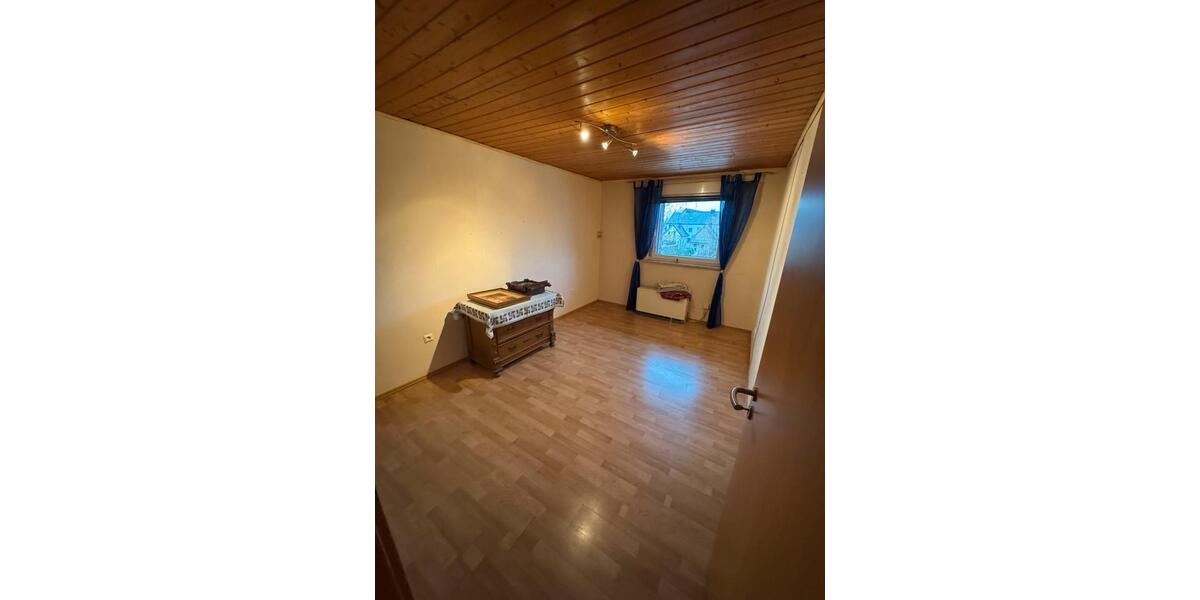 Reihenhaus Emmerich am Rhein - 6 Zimmer, 110 m&sup2;, 260.000&euro; | Angebot:23829174