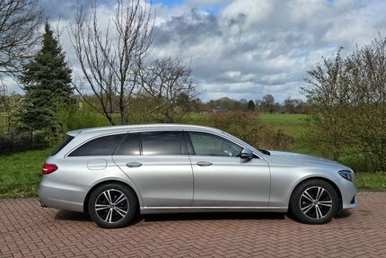 Mercedes-Benz E 220 107.000 km 23.850 &euro; Hünxe (Ruhrgebiet/Niederrhein) 46569