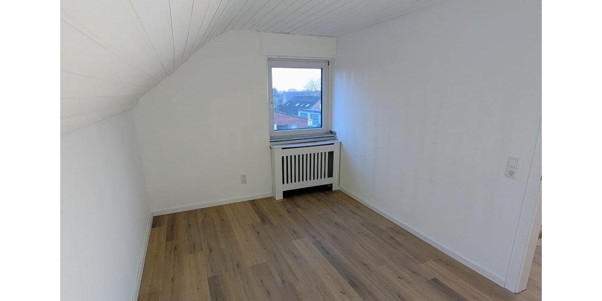 Dachgeschoßwohnung Wesel Bislich - 3 Zimmer, 72 m&sup2;, 116.000&euro; | Angebot:25649505