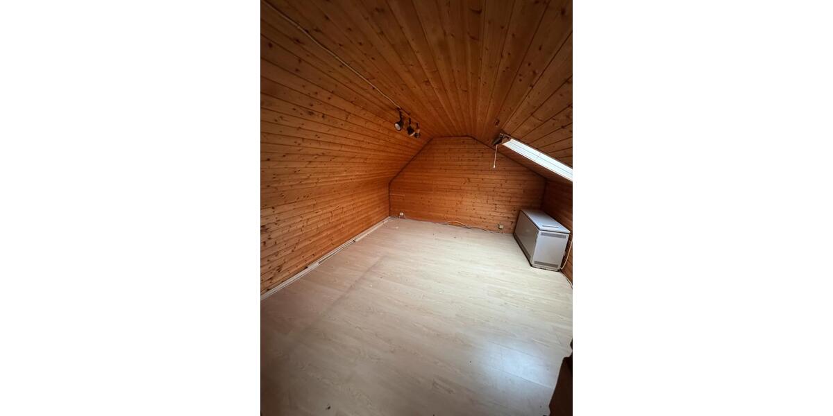 Reihenhaus Emmerich am Rhein - 6 Zimmer, 110 m&sup2;, 260.000&euro; | Angebot:23829174