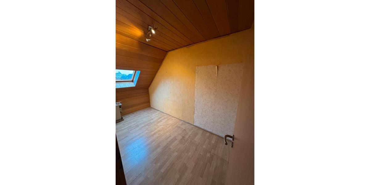 Reihenhaus Emmerich am Rhein - 6 Zimmer, 110 m&sup2;, 260.000&euro; | Angebot:23829174