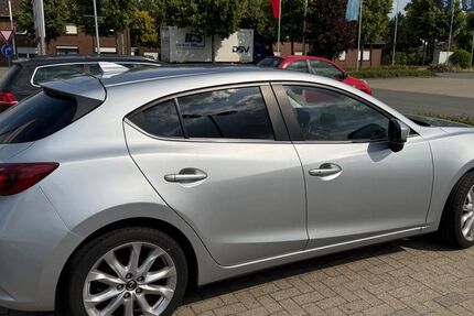 Mazda 3 145.200 km 11.000 &euro; Bocholt 46395