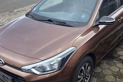 Hyundai i20 73.800 km 8.490 &euro; Raesfeld-Erle 46348