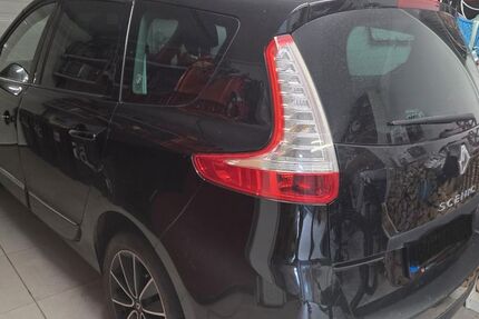 Renault Scenic 126.674 km 4.995 &euro; Bocholt 46395