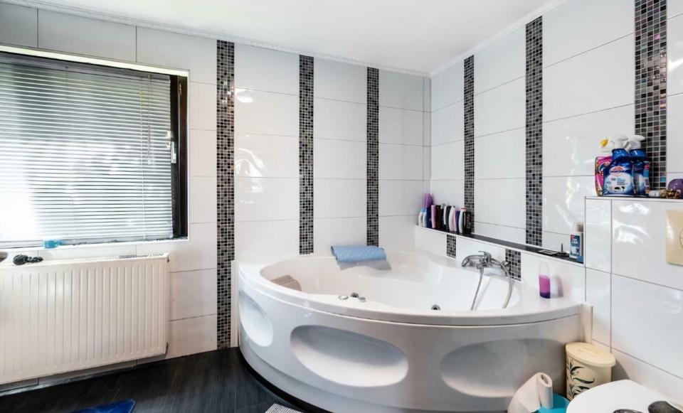 Einfamilienhaus Rees - 8 Zimmer, 208 m&sup2;, 365.000&euro; | Angebot:25171424