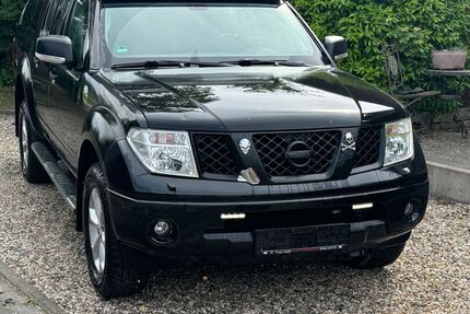 Nissan Navara 215.000 km 10.950 &euro; Gescher 48712