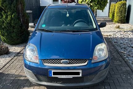 Ford Fiesta 150.000 km 1.990 &euro; Velen 46342