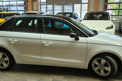 Audi A1 53.800 km 13.970 &euro; Vreden-Ortsteil Ammeloe 48691