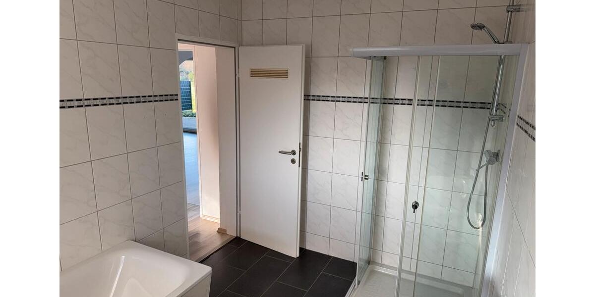 Erdgeschoßwohnung Wesel - 1 Zimmer, 107 m&sup2;, 1.500&euro; | Angebot:24831848
