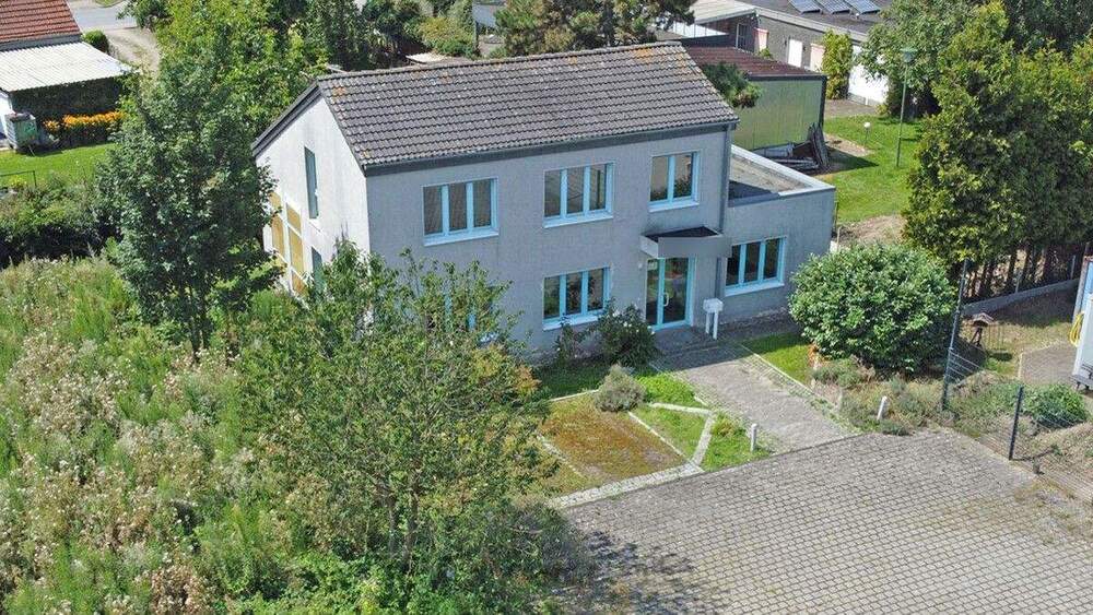 Gewerbeobjekt Voerde Holthausen - 7 Zimmer, 140 m&sup2;, 390.000&euro; | Angebot:25741548