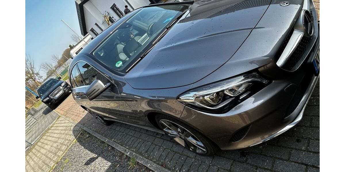 Mercedes-Benz CLA 180 Shooting Brake 112.599 km 15.500 &euro; EMMERICH AM RHEIN 46446