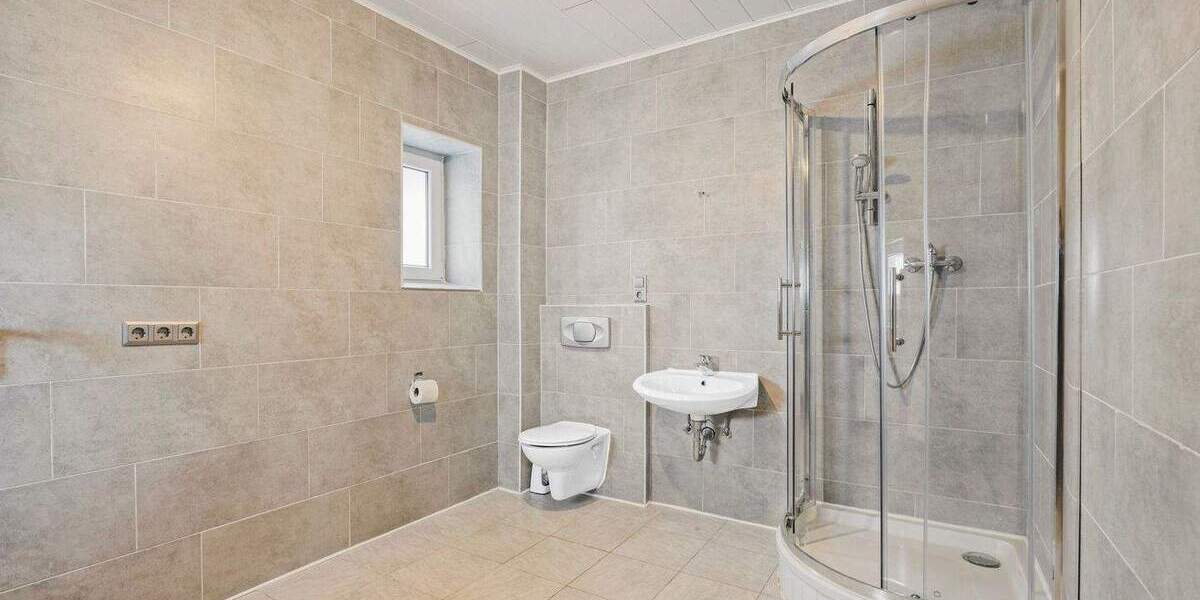 Einfamilienhaus Wesel Ginderich - 7 Zimmer, 179 m&sup2;, 299.000&euro; | Angebot:25688209