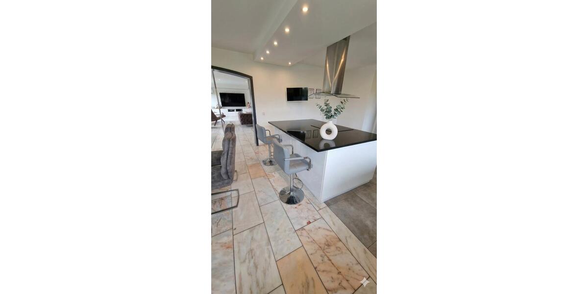 Einfamilienhaus Wesel - 8 Zimmer, 200 m&sup2;, 2.950&euro; | Angebot:26595947