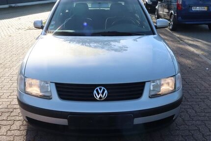 VW Passat 97.800 km 2.900 &euro; Bocholt 46395