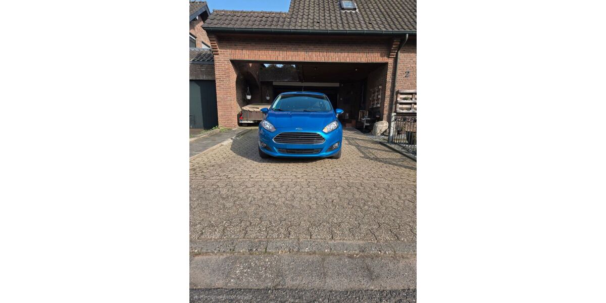 Ford Fiesta 102.729 km 5.200 &euro; Hamminkeln 46499