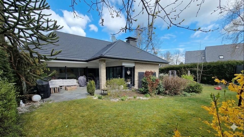 Einfamilienhaus Wesel - 8 Zimmer, 200 m&sup2;, 2.950&euro; | Angebot:26595947
