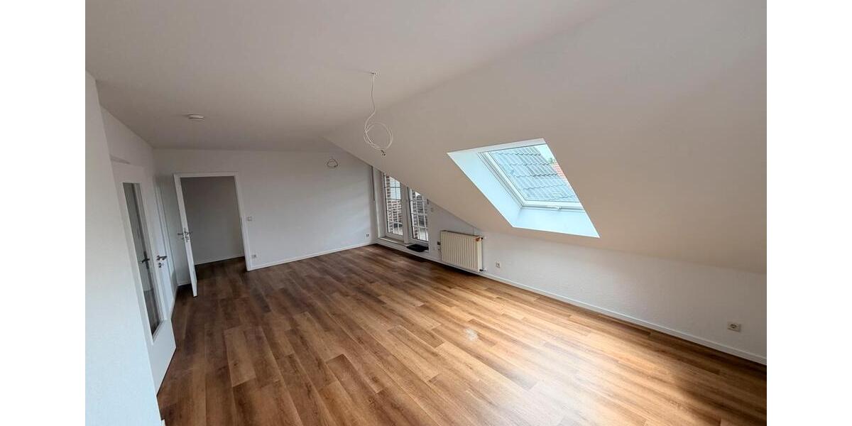 Dachgeschoßwohnung Hamminkeln - 3 Zimmer, 82 m&sup2;, 885&euro; | Angebot:26648912