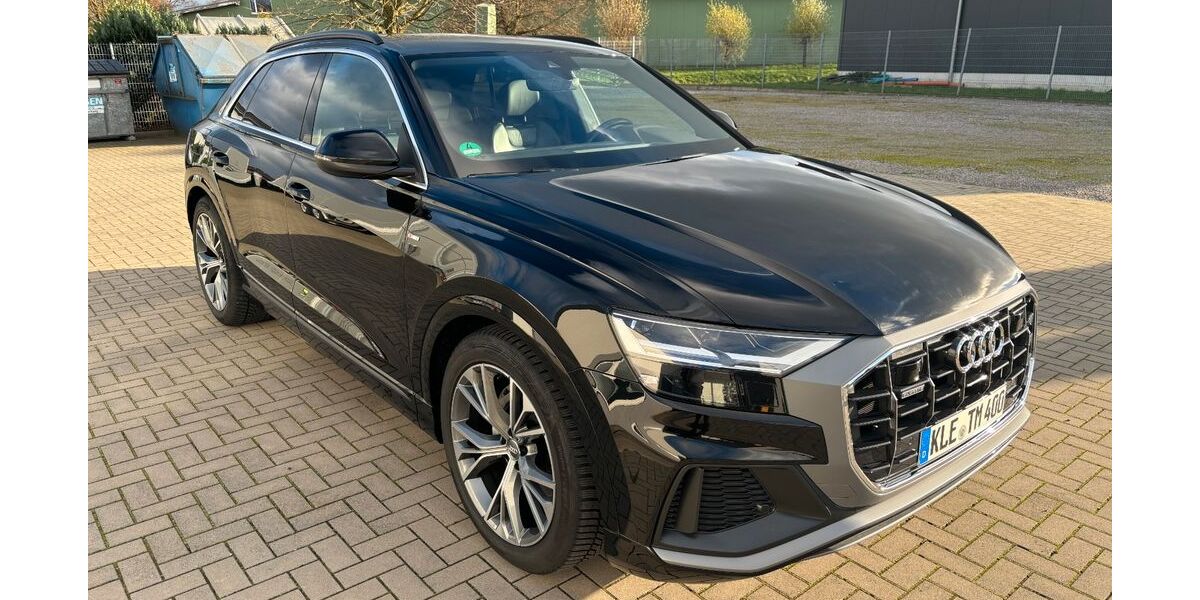 Audi Q8 48.850 km 51.499 &euro; Rees 46459