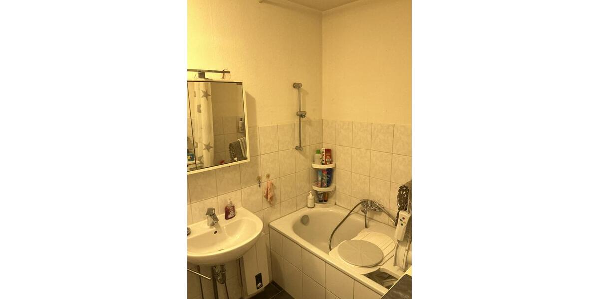 Etagenwohnung Voerde (Niederrhein) - 2.5 Zimmer, 65 m&sup2;, 320&euro; | Angebot:25837592