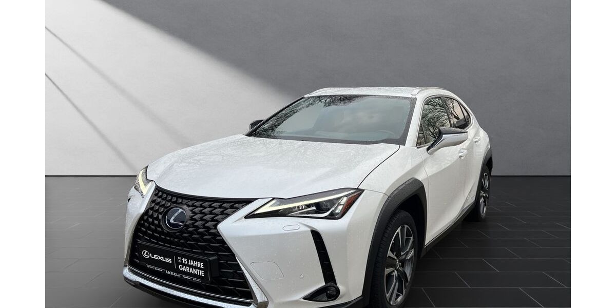 Lexus UX 43.949 km 26.250 &euro; Wesel 46485