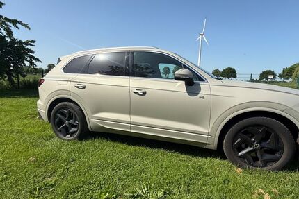 VW Touareg 48.000 km 54.800 &euro; Rees 46459