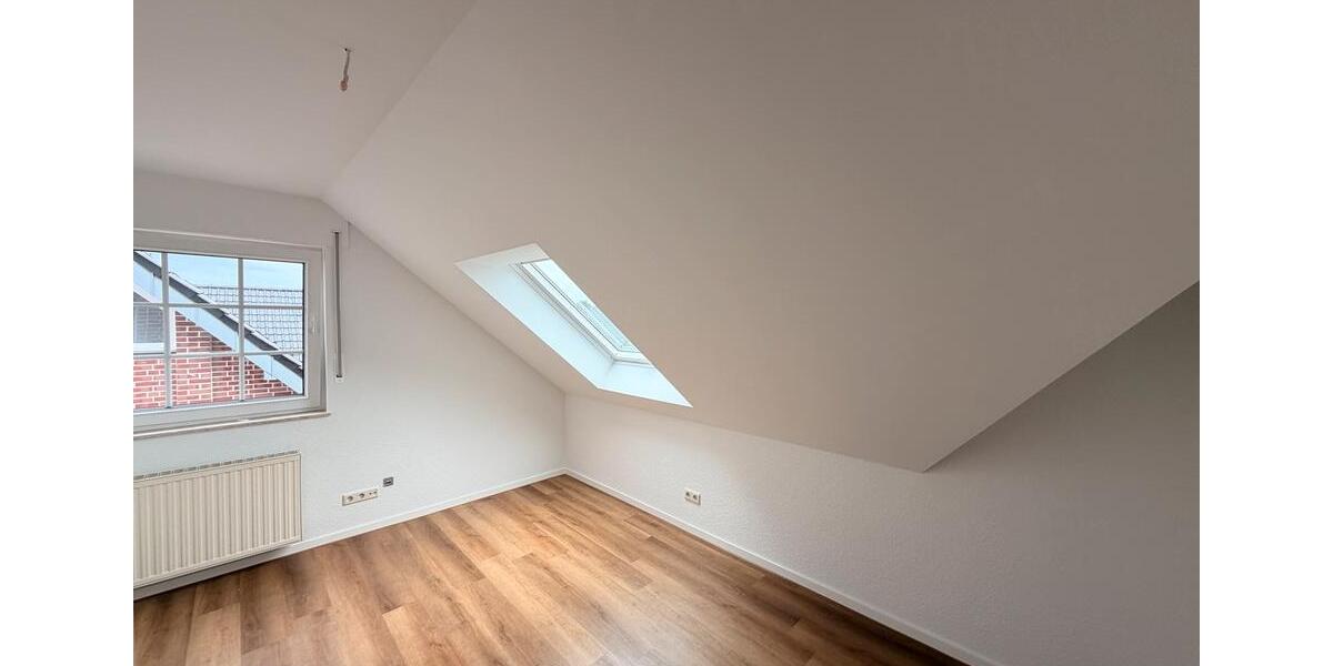 Dachgeschoßwohnung Hamminkeln - 3 Zimmer, 82 m&sup2;, 885&euro; | Angebot:26648912