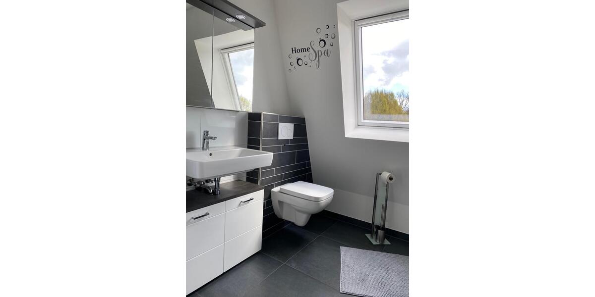 Dachgeschoßwohnung Wesel Bislich - 3 Zimmer, 85 m&sup2;, 900&euro; | Angebot:25967643