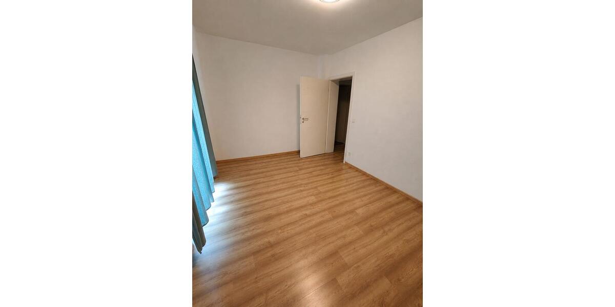 Erdgeschoßwohnung Emmerich am Rhein - 5 Zimmer, 110 m&sup2;, 245.000&euro; | Angebot:27263697