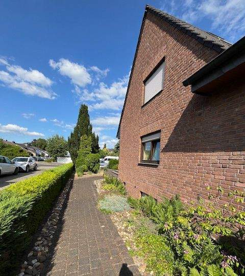 Mehrfamilienhaus, Wohnhaus Voerde - 8 Zimmer, 247 m&sup2;, 499.000&euro; | Angebot:25696499