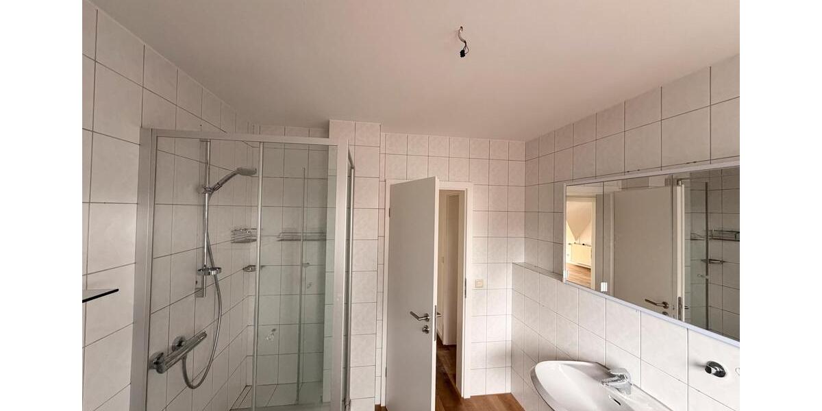 Dachgeschoßwohnung Hamminkeln - 3 Zimmer, 82 m&sup2;, 885&euro; | Angebot:26648912