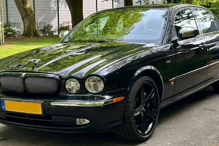 Jaguar XJR 170.845 km 11.500 &euro; Isselburg-Anholt 46419