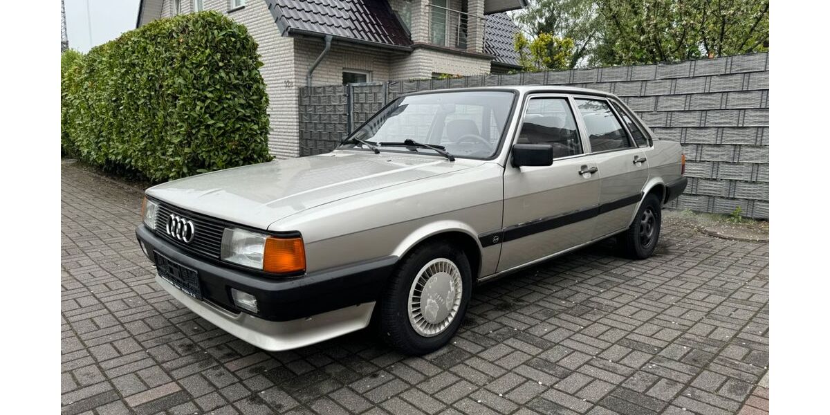 Audi 80 227.000 km 2.590 &euro; Borken 46325
