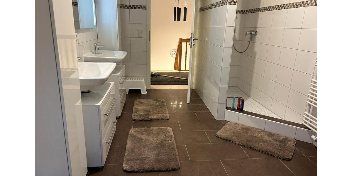Doppelhaushälfte Rhede - 5 Zimmer, 170 m&sup2;, 1.400&euro; | Angebot:26585736