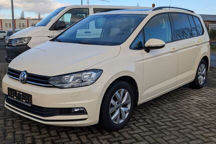 VW Touran 281.255 km 9.490 &euro; Kalkar 47546