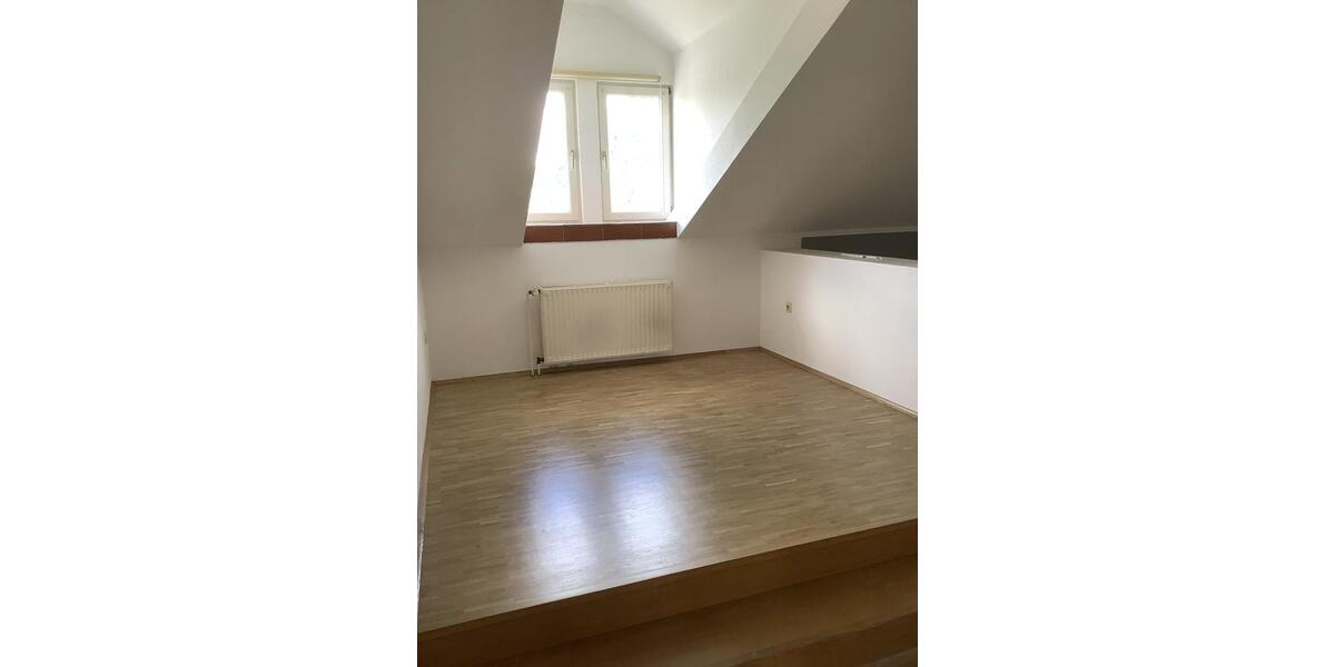 Dachgeschoßwohnung Vreden - 6 Zimmer, 170 m&sup2;, 1.300&euro; | Angebot:25253024