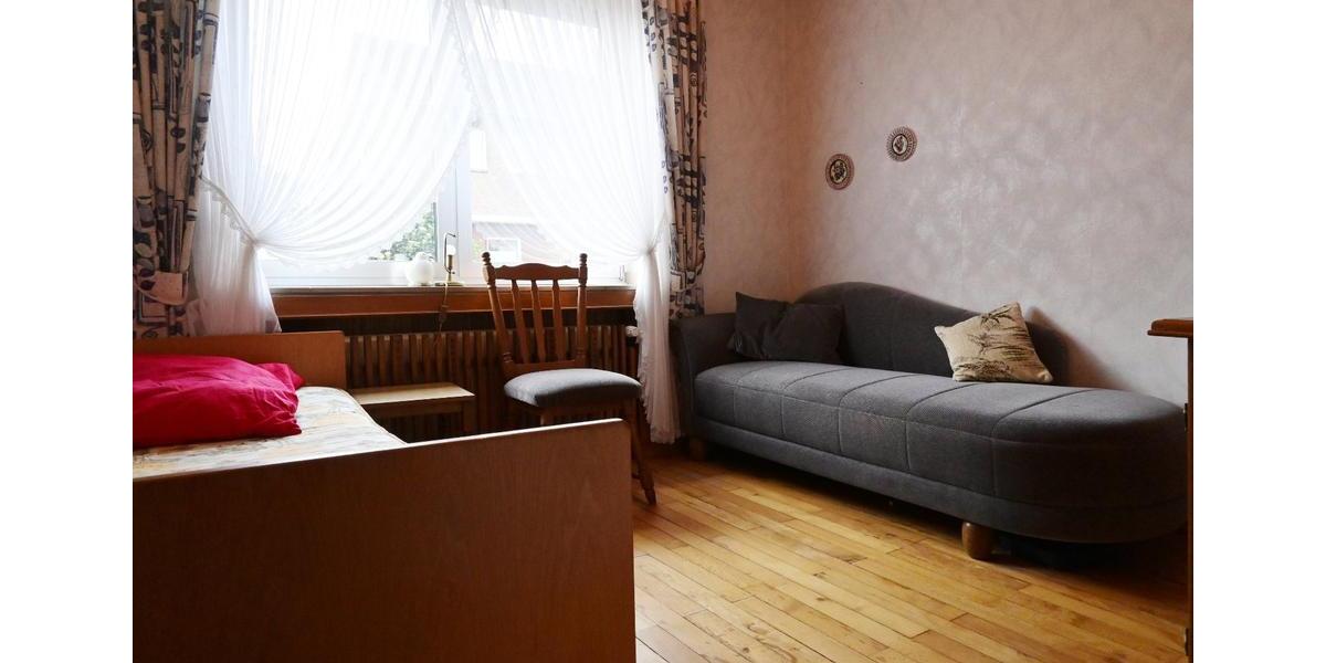 Einfamilienhaus Borken - 9 Zimmer, 158 m&sup2;, 325.000&euro; | Angebot:25175039