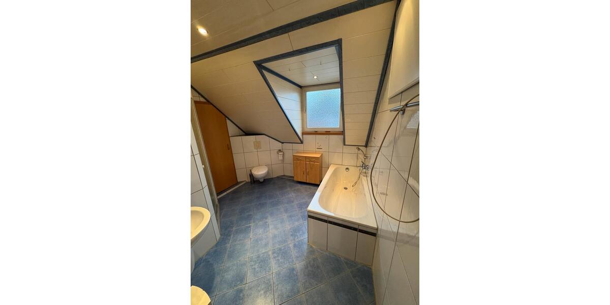 Reihenhaus Emmerich am Rhein - 6 Zimmer, 110 m&sup2;, 260.000&euro; | Angebot:23829174