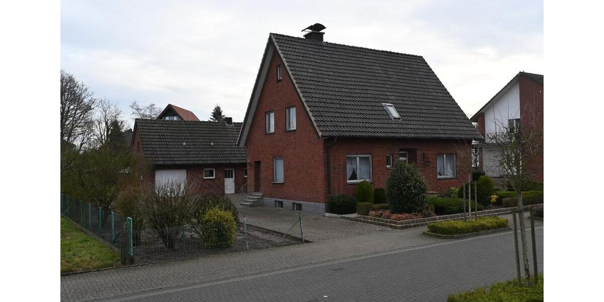 Einfamilienhaus Borken - 9 Zimmer, 158 m&sup2;, 325.000&euro; | Angebot:25175039