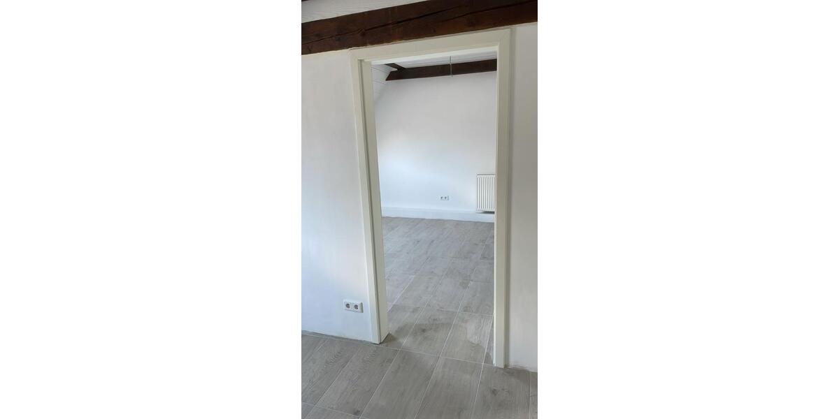 Dachgeschoßwohnung Rees - 4 Zimmer, 97 m&sup2;, 1.100&euro; | Angebot:25935356