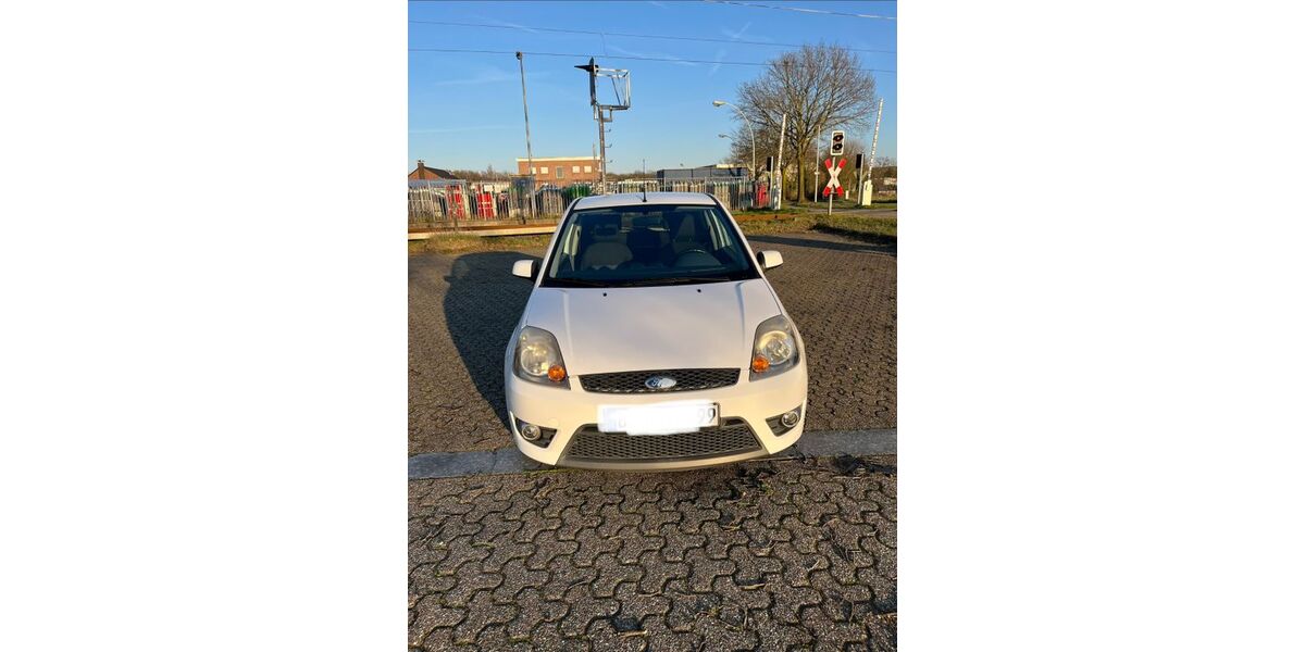 Ford Fiesta 146.600 km 1.900 &euro; Bocholt 46397