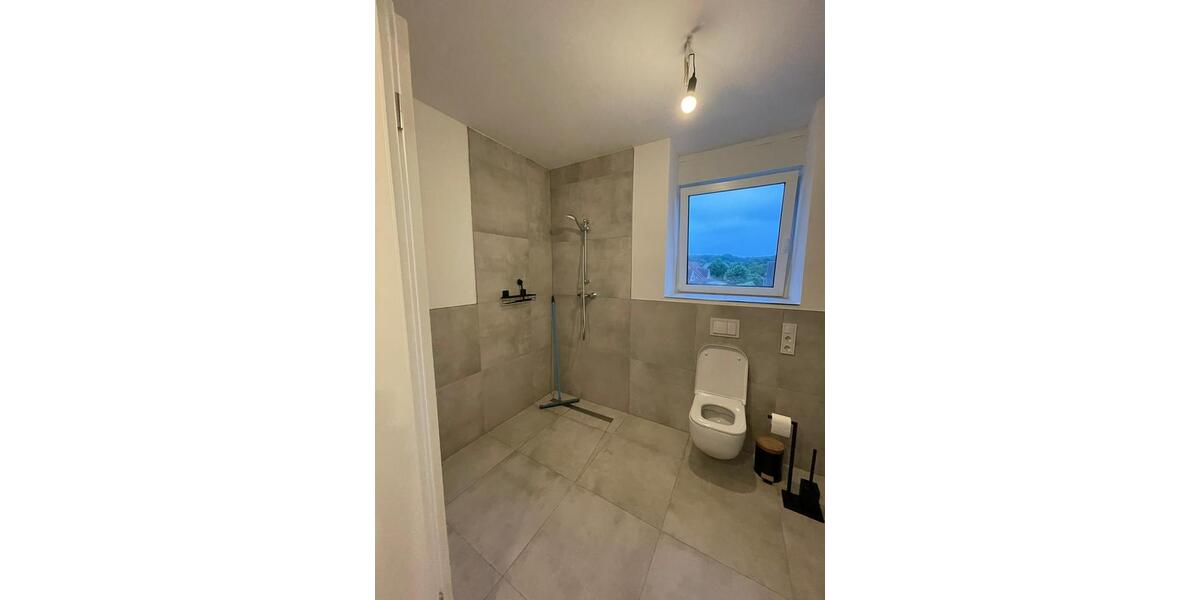 Einfamilienhaus Emmerich am Rhein - 2 Zimmer, 82 m&sup2;, 1.295&euro; | Angebot:25932976