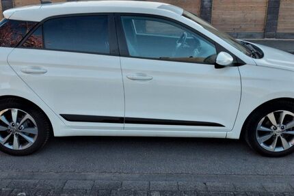 Hyundai i20 85.000 km 8.600 &euro; Borken 46325