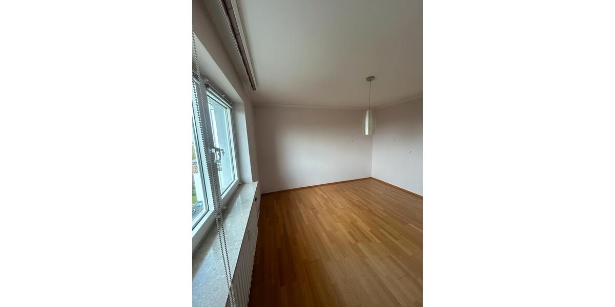 Etagenwohnung Voerde (Niederrhein) - 3.5 Zimmer, 83 m&sup2;, 154.500&euro; | Angebot:26650048