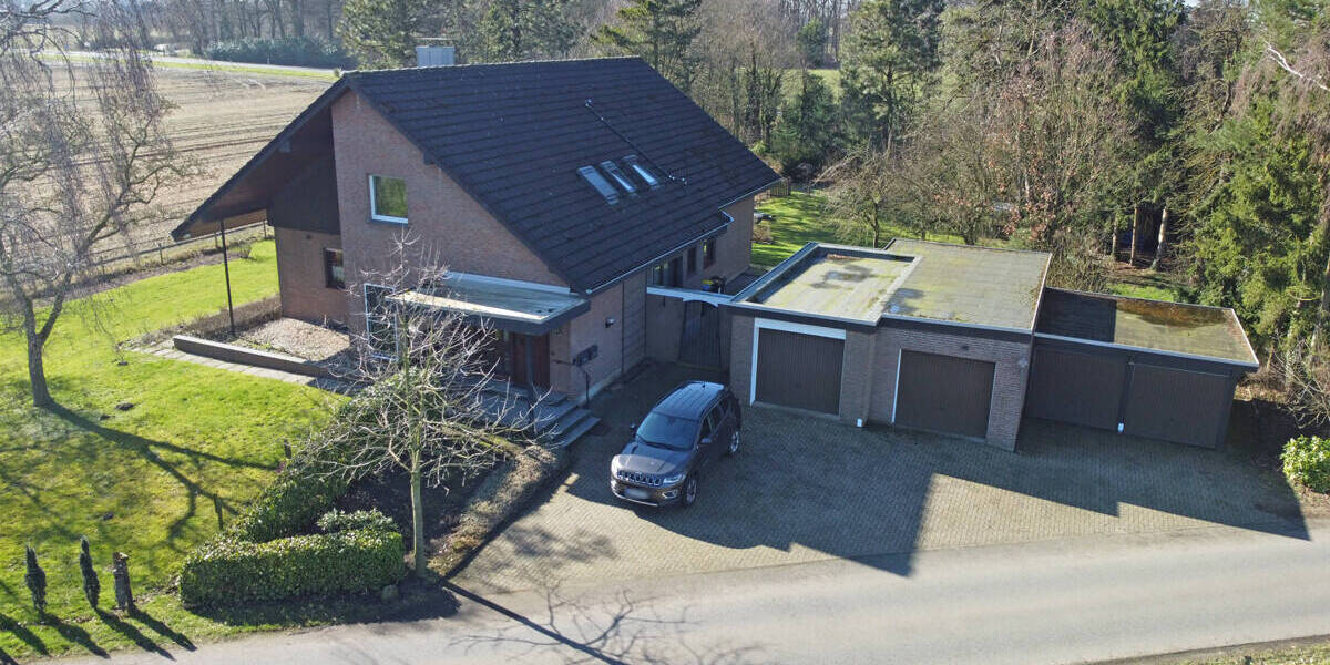 Mehrfamilienhaus, Wohnhaus Wesel Lackhausen - 7 Zimmer, 212 m&sup2;, 530.000&euro; | Angebot:25970382