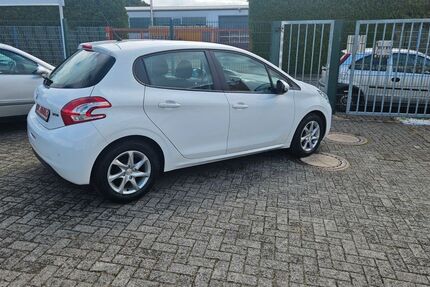 Peugeot 208 86.000 km 4.200 &euro; Isselburg 46419