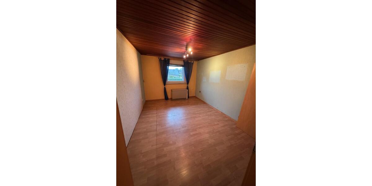 Reihenhaus Emmerich am Rhein - 6 Zimmer, 110 m&sup2;, 260.000&euro; | Angebot:23829174