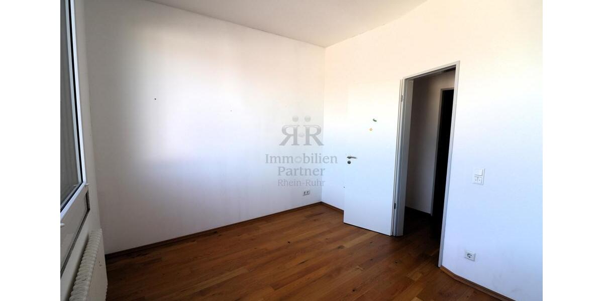 Dachgeschoßwohnung Voerde (Niederrhein) - 4 Zimmer, 120 m&sup2;, 1.056&euro; | Angebot:25852214