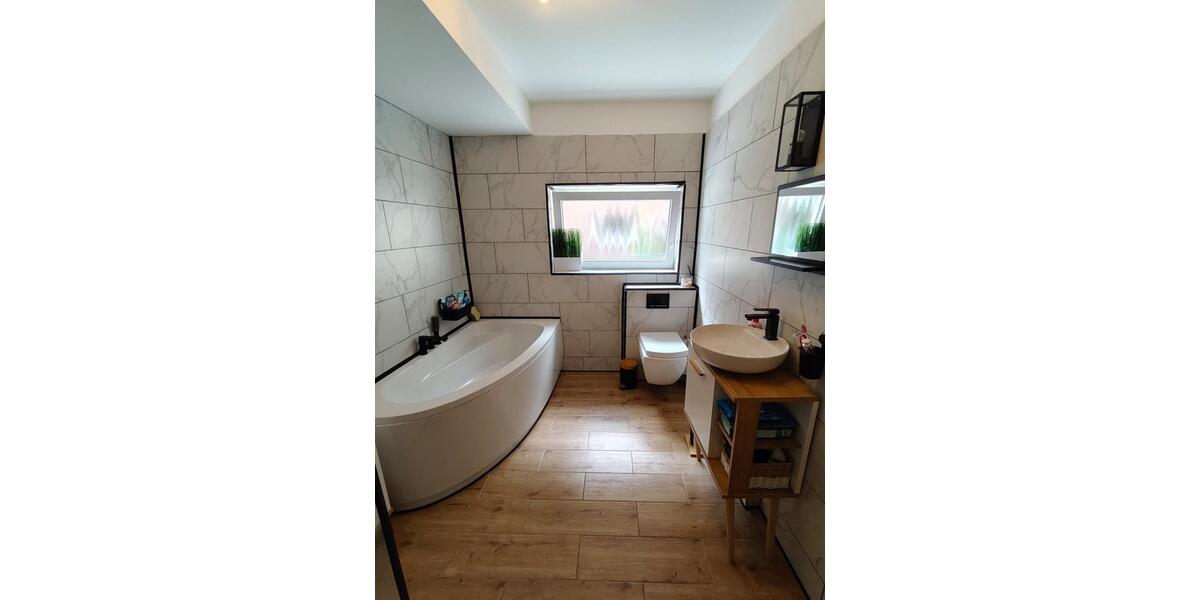 Erdgeschoßwohnung Emmerich am Rhein - 5 Zimmer, 110 m&sup2;, 245.000&euro; | Angebot:27263697