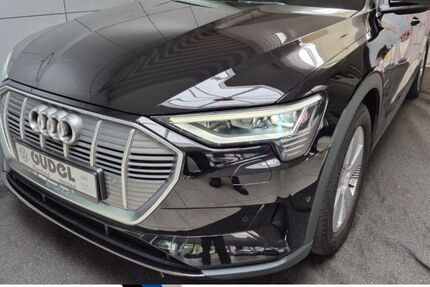 Audi e-tron 32.650 km 31.880 &euro; Raesfeld 46348